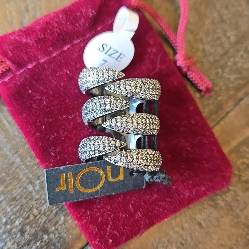 Noir Rhinestone Gunmetal Ring - Sz 7